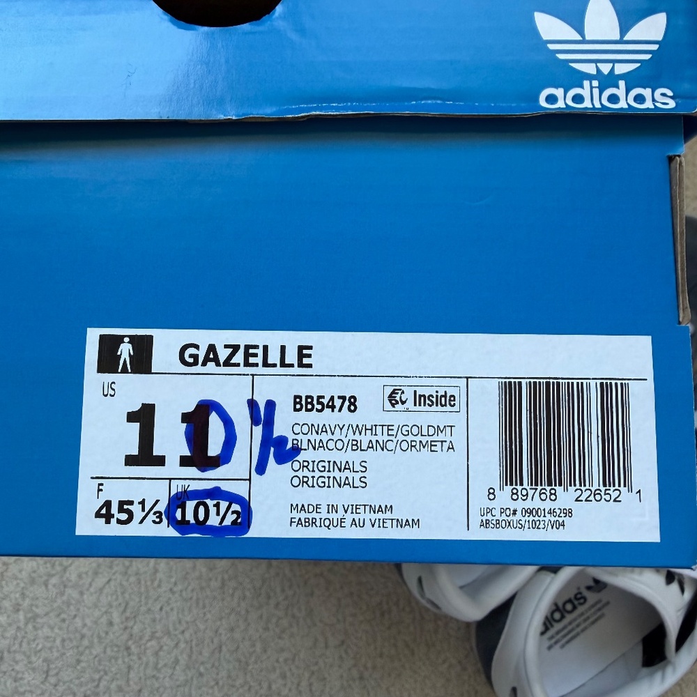 Men's Adidas Gazelle Tennis Shoes, BB5478, size 10.5 in navy. - Picture 4 of 5